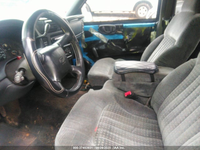 2001 CHEVROLET S-10 LS VIN: 1GCCS195218121336