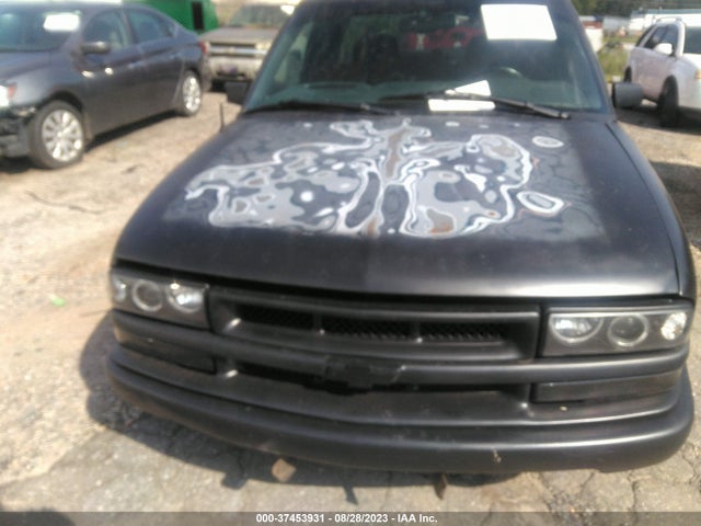 2001 CHEVROLET S-10 LS VIN: 1GCCS195218121336