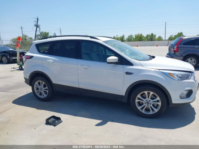 1FMCU9G92HUC55047 Ford ESCAPE SE