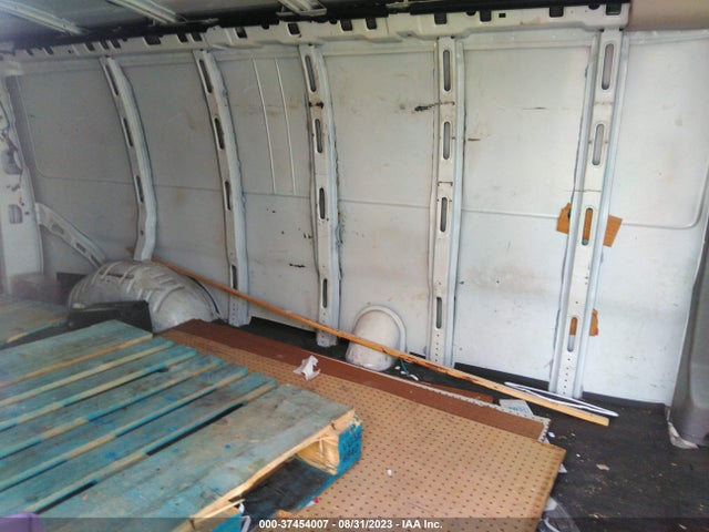Chevrolet Express 3500 Work Van 2017 1GCZGHFGXH1316338 Image 8