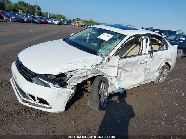 3VWD17AJ2FM296883 Volkswagen Jetta Sedan 1.8t Se W/connectivity