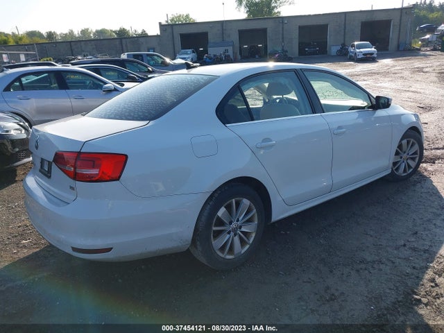 3VWD17AJ2FM296883 Volkswagen Jetta Sedan 1.8t Se W/connectivity