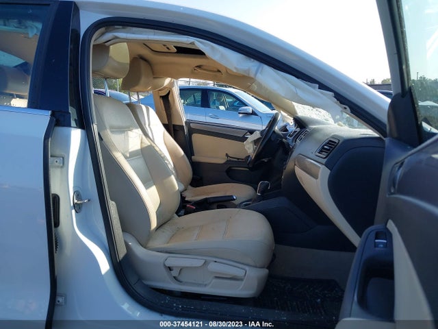 3VWD17AJ2FM296883 Volkswagen Jetta Sedan 1.8t Se W/connectivity