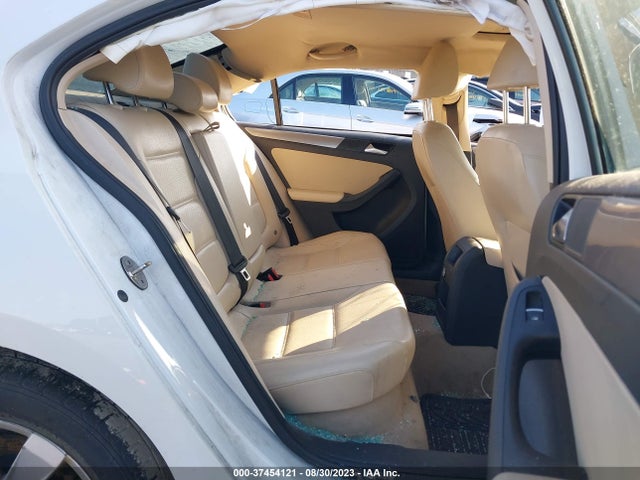 3VWD17AJ2FM296883 Volkswagen Jetta Sedan 1.8t Se W/connectivity