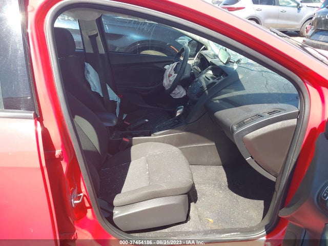 1FADP3F25GL383035 Ford FOCUS SE