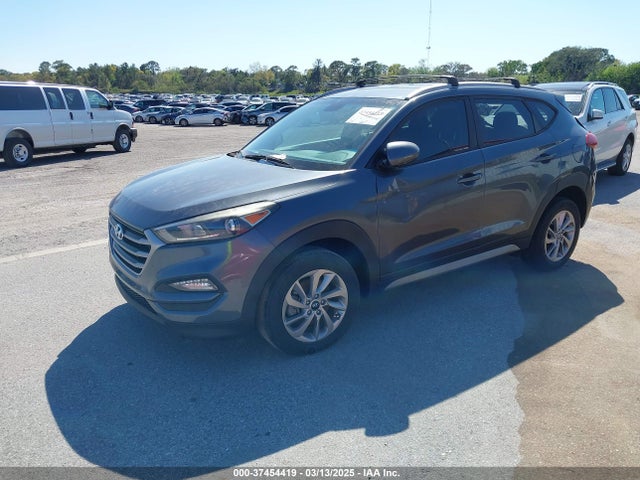 Hyundai TUCSON SE 2017 KM8J33A42HU341835 Image 2