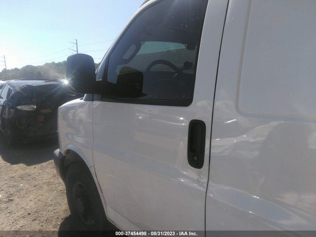 Chevrolet EXPRESS CARGO VAN 2019 1GCWGAFGXK1272939 Image 15