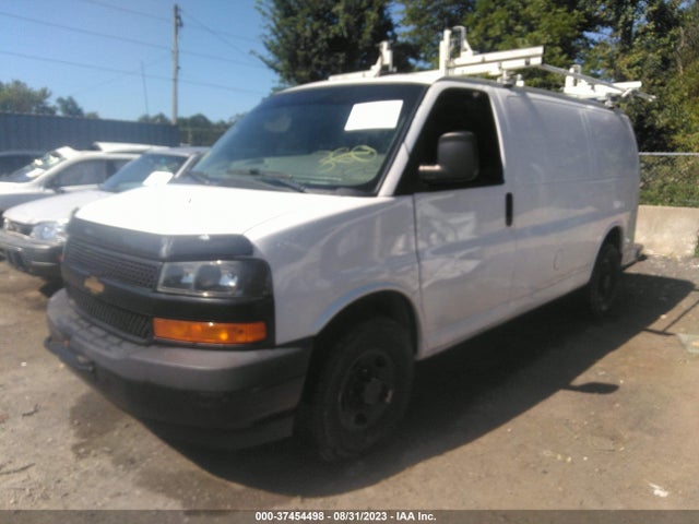 Chevrolet EXPRESS CARGO VAN 2019 1GCWGAFGXK1272939 Image 2