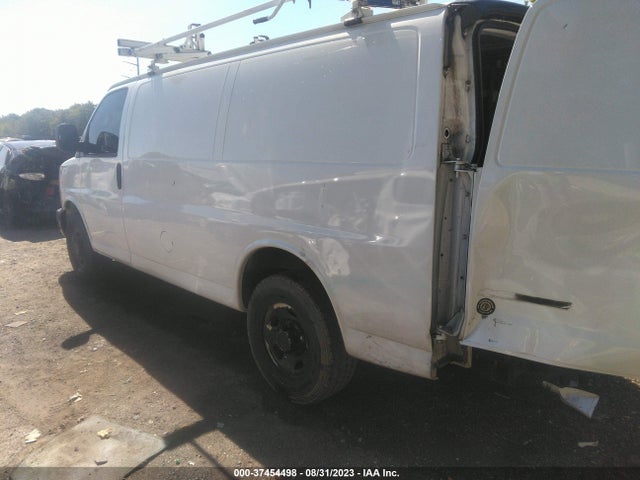 Chevrolet EXPRESS CARGO VAN 2019 1GCWGAFGXK1272939 Image 3