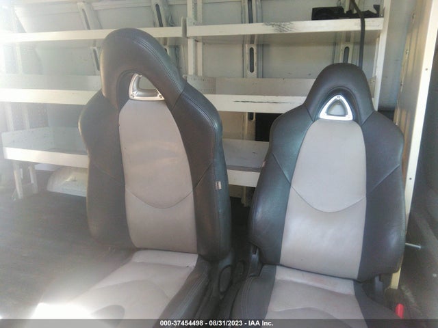 Chevrolet EXPRESS CARGO VAN 2019 1GCWGAFGXK1272939 Image 8