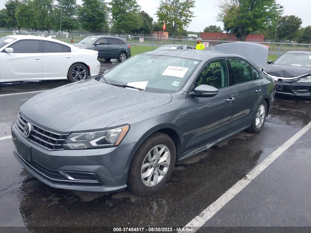 1VWAA7A37JC015045 Volkswagen Passat 2.0t S/r-line