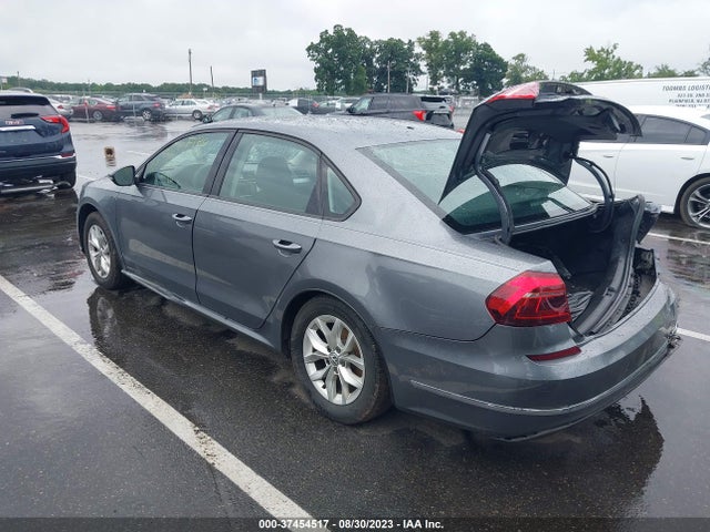 1VWAA7A37JC015045 Volkswagen Passat 2.0t S/r-line
