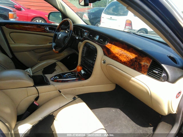 2008 JAGUAR XJ XJ8 L VIN: SAJWA79B98SH21572