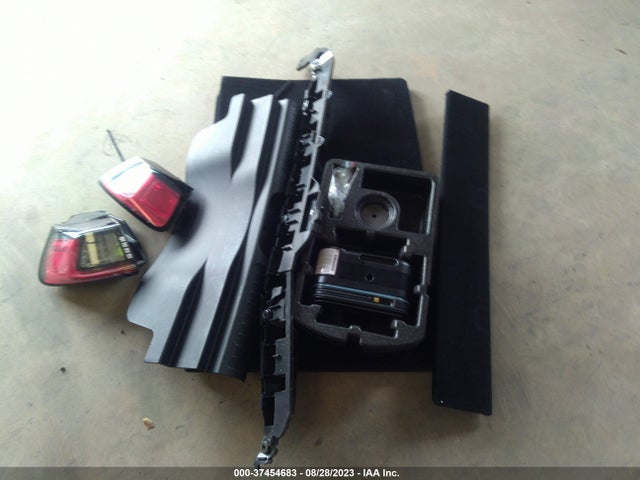 1C4PJLCB0KD263336 Jeep Cherokee Latitude
