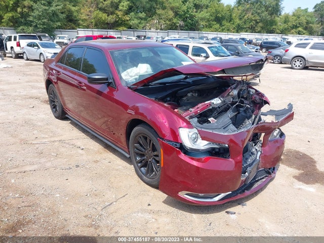 Chrysler 300 Touring 2018 2C3CCAAG4JH342560 Image 1