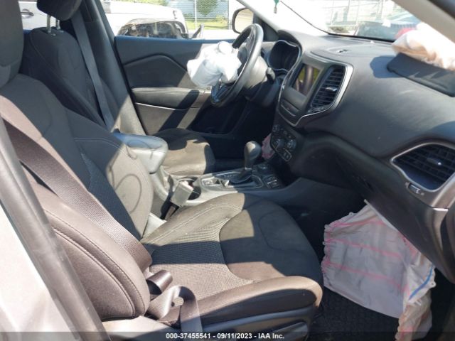 1C4PJMCB1KD125441 Jeep Cherokee Latitude