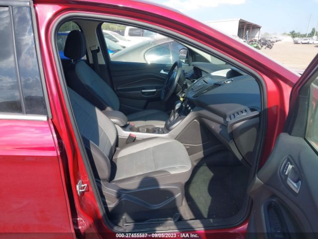 1FMCU9GX0GUA01155 Ford ESCAPE SE