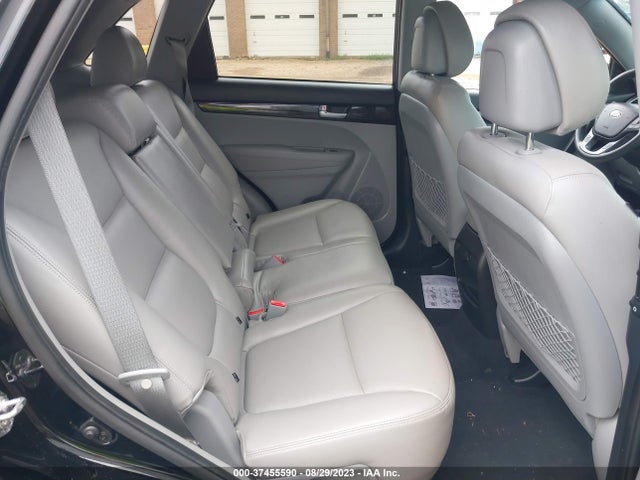 2014 KIA SORENTO LX VIN: 5XYKT3A65EG457182