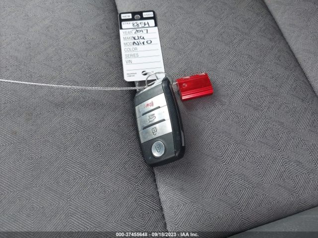 KNDCC3LC7H5071674 KIA NIRO EX