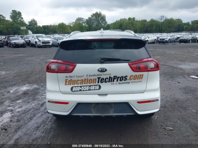 KNDCC3LC7H5071674 KIA NIRO EX