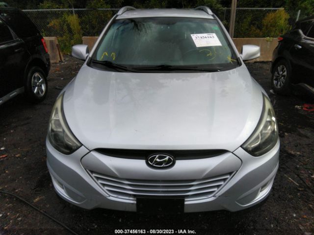 KM8JUCAG2FU955398 Hyundai TUCSON SE
