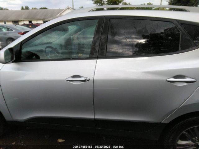 KM8JUCAG2FU955398 Hyundai TUCSON SE