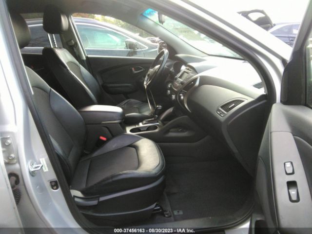 KM8JUCAG2FU955398 Hyundai TUCSON SE