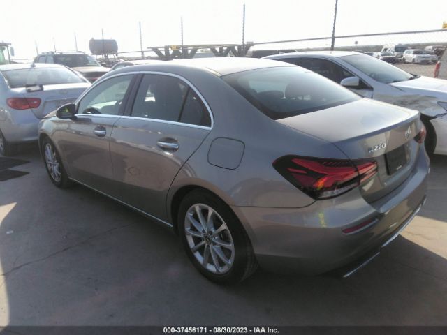 WDD3G4EB7KW027499 Mercedes-Benz A-class A 220