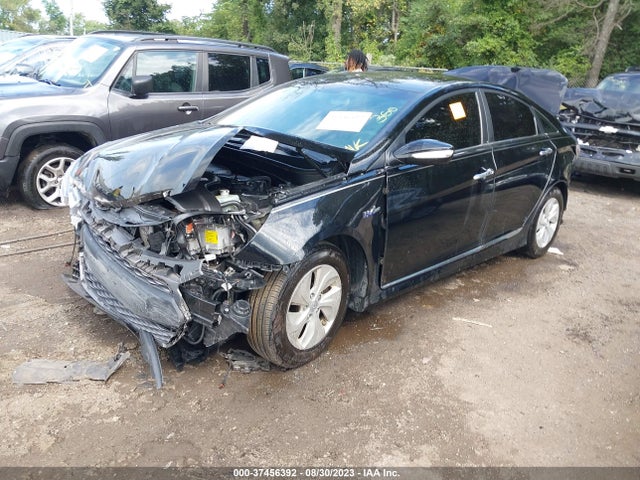 Hyundai SONATA HYBRID 2015 KMHEC4A44FA127645 Image 2