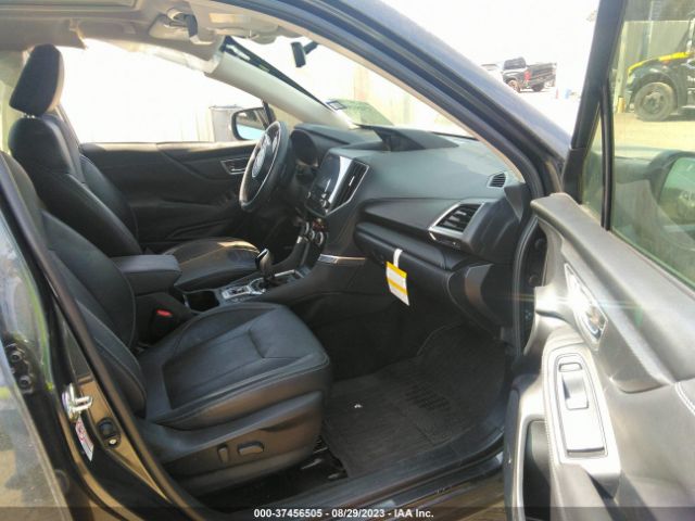 JF2SKAWC8KH576984 Subaru Forester Touring