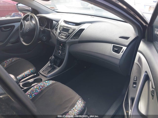 2016 HYUNDAI ELANTRA SE VIN: 5NPDH4AE7GH733400