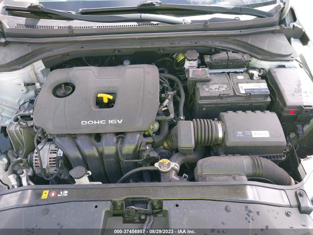 Hyundai ELANTRA SE 2018 5NPD74LF9JH384689 Image 10