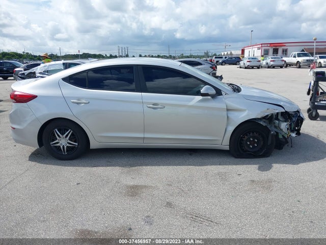 Hyundai ELANTRA SE 2018 5NPD74LF9JH384689 Image 13