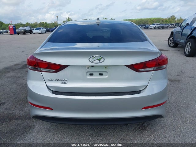 Hyundai ELANTRA SE 2018 5NPD74LF9JH384689 Image 16