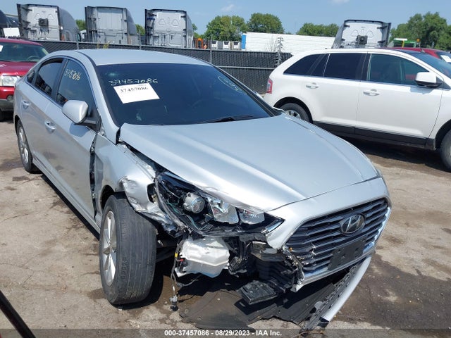 Hyundai SONATA SE 2019 5NPE24AF1KH799982 Image 1
