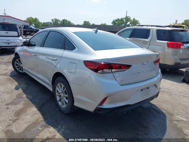 Hyundai SONATA SE 2019 5NPE24AF1KH799982 Image 3