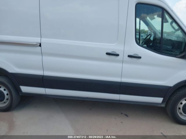 1FTBR3X82NKA74527 Ford TRANSIT CARGO VAN