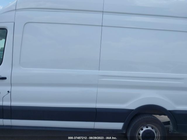 1FTBR3X82NKA74527 Ford TRANSIT CARGO VAN