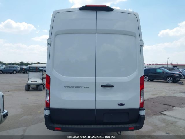 1FTBR3X82NKA74527 Ford TRANSIT CARGO VAN