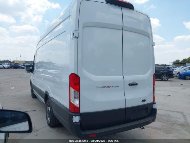 1FTBR3X82NKA74527 Ford TRANSIT CARGO VAN