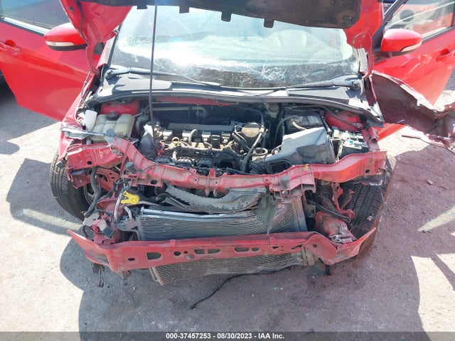 1FADP3K29FL262545 Ford FOCUS SE