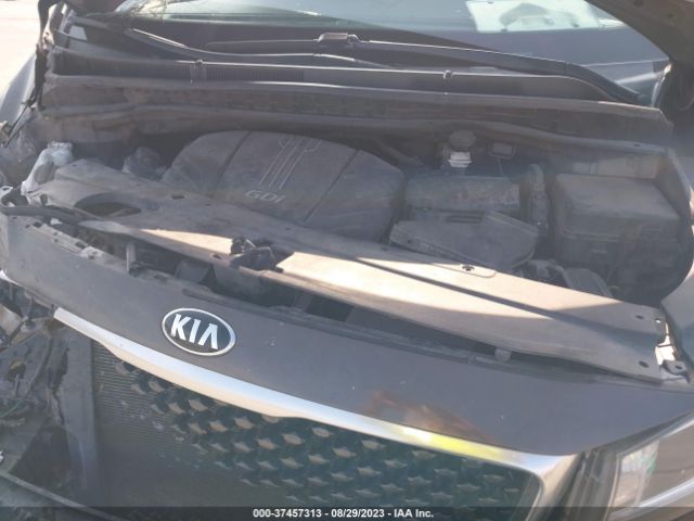 KNDMB5C1XH6241702 KIA SEDONA LX