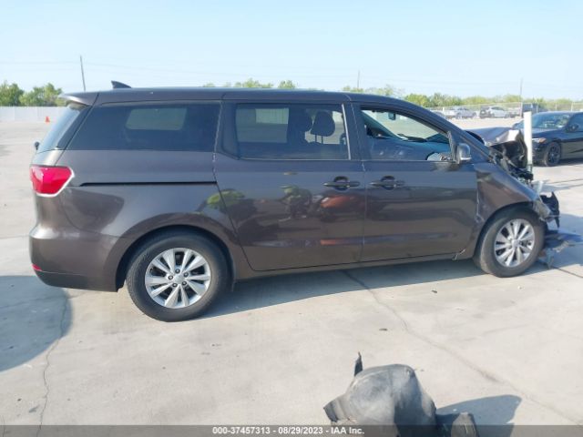 KNDMB5C1XH6241702 KIA SEDONA LX
