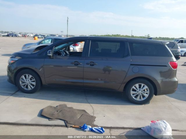 KNDMB5C1XH6241702 KIA SEDONA LX