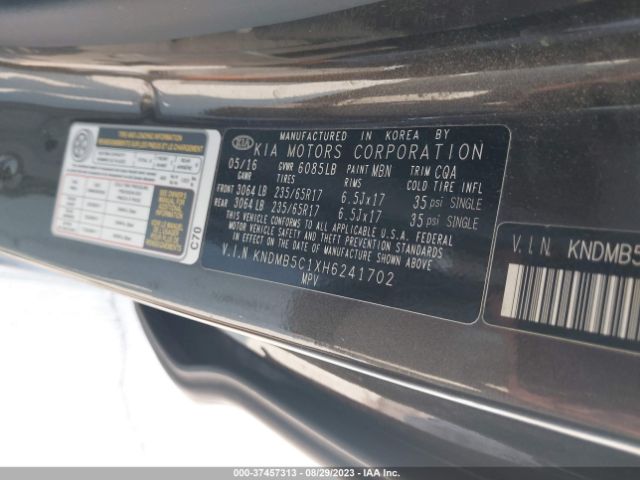 KNDMB5C1XH6241702 KIA SEDONA LX