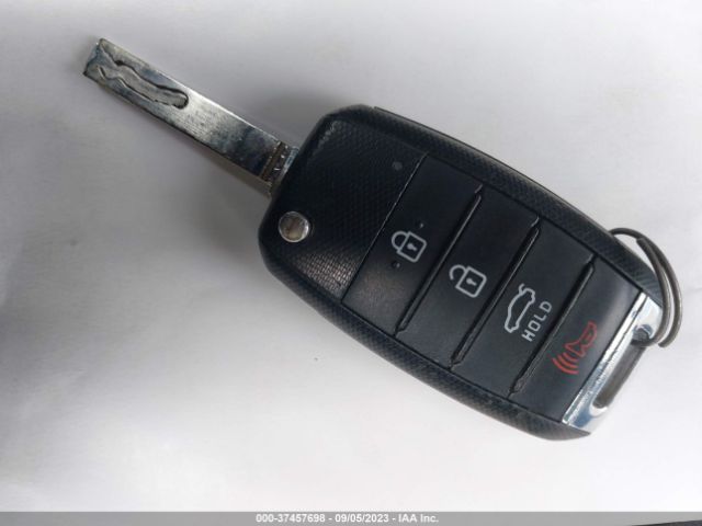 KNAGT4L37G5072651 KIA Optima Lx