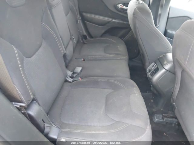 1C4PJMCS5FW570324 Jeep Cherokee Latitude