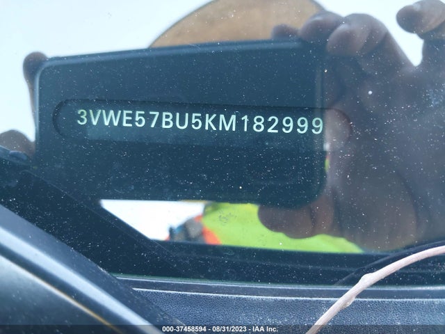 3VWE57BU5KM182999 Volkswagen JETTA SEL