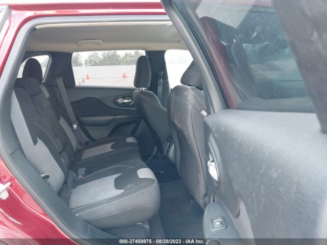 1C4PJLAB8FW760583 Jeep Cherokee Sport