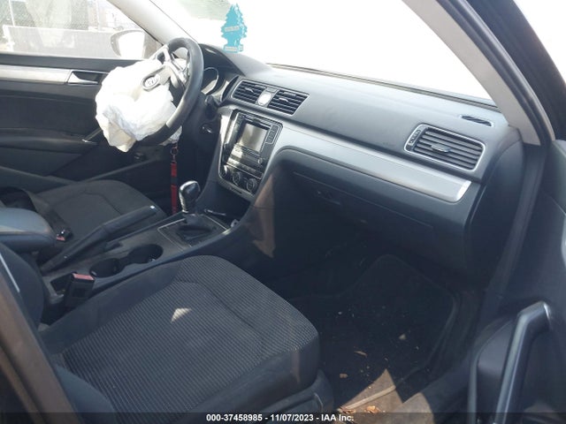 1VWAT7A35GC027309 Volkswagen Passat 1.8t S